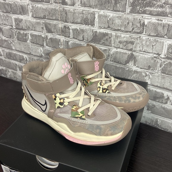 Nike - Picture 3 of 13